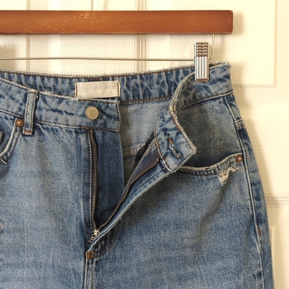 We The Free Dakota Distressed Medium Wash High Waisted Straight Leg Jeans 27 - Picture 7 of 15